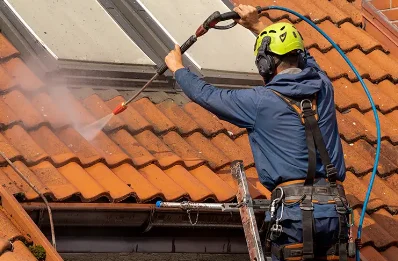 Démoussage et hydrofuge de toiture à Recquignies